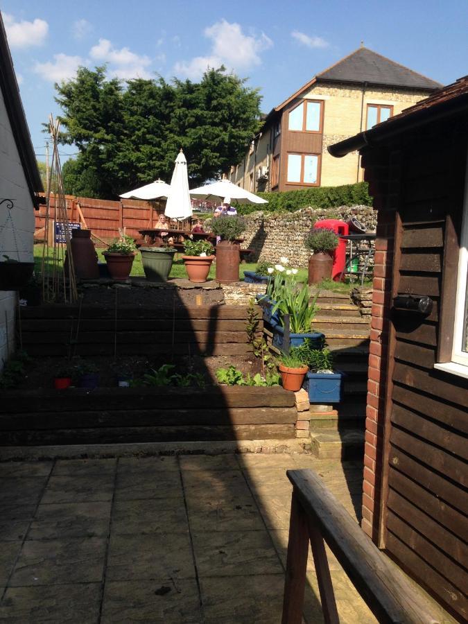 The Bell Inn Salisbury Exterior photo