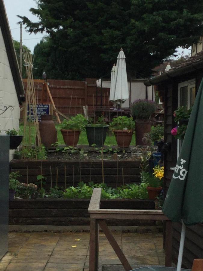 The Bell Inn Salisbury Exterior photo