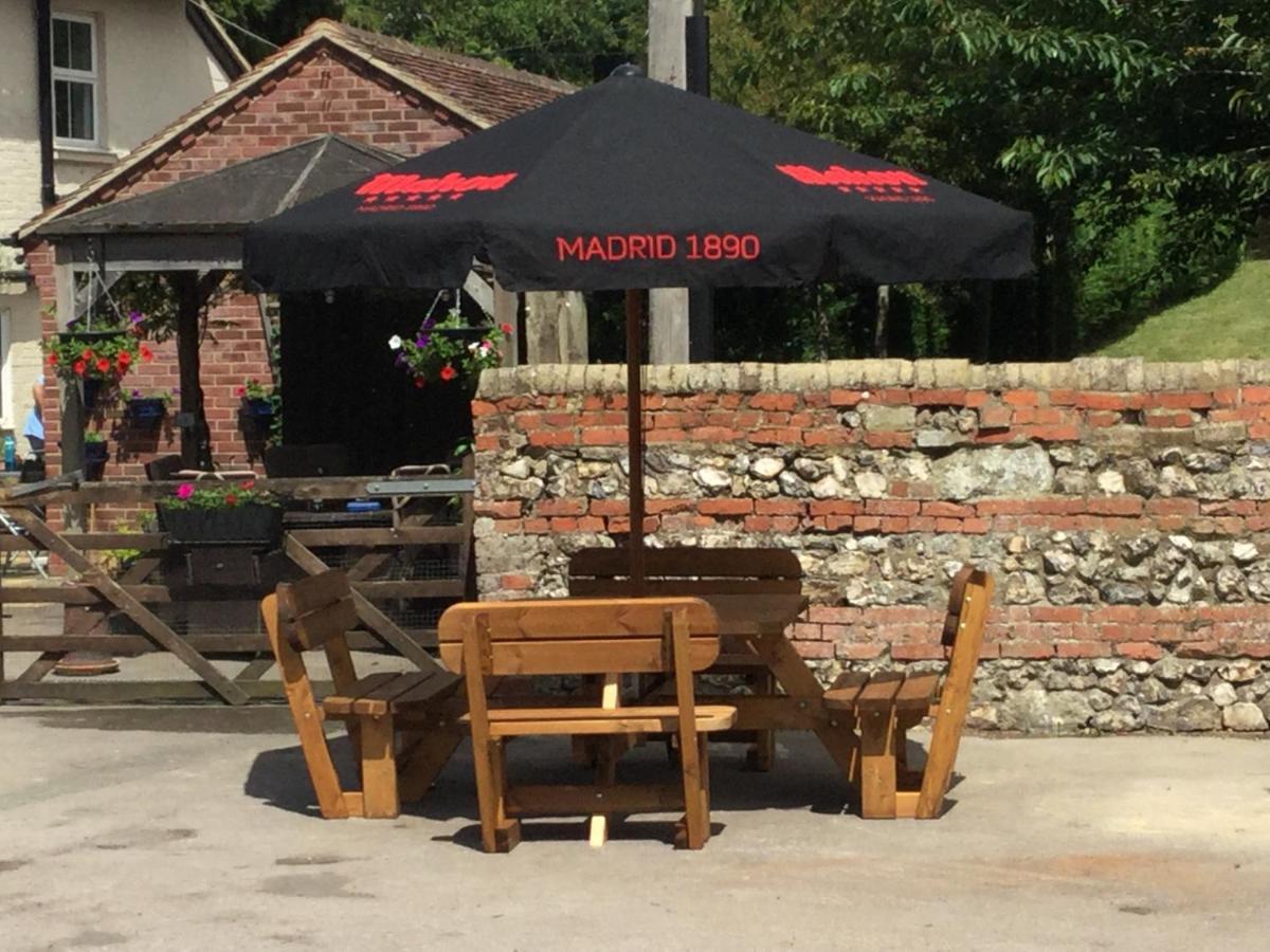 The Bell Inn Salisbury Exterior photo